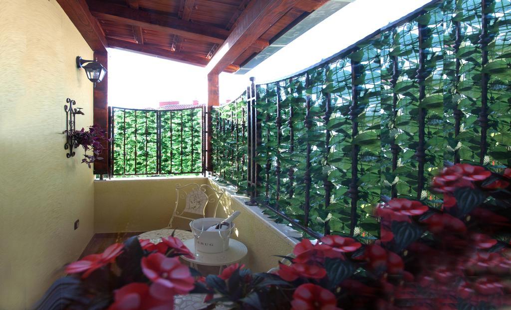 Unique Luxury Rooms Split Exterior photo